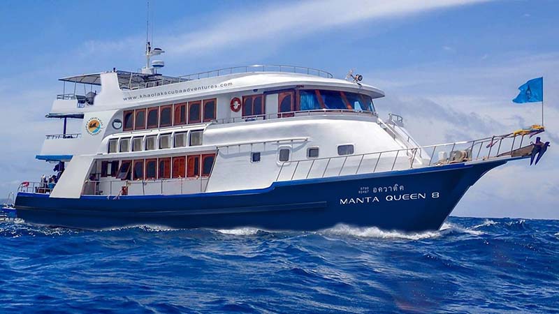 Manta queen 8 liveaboard